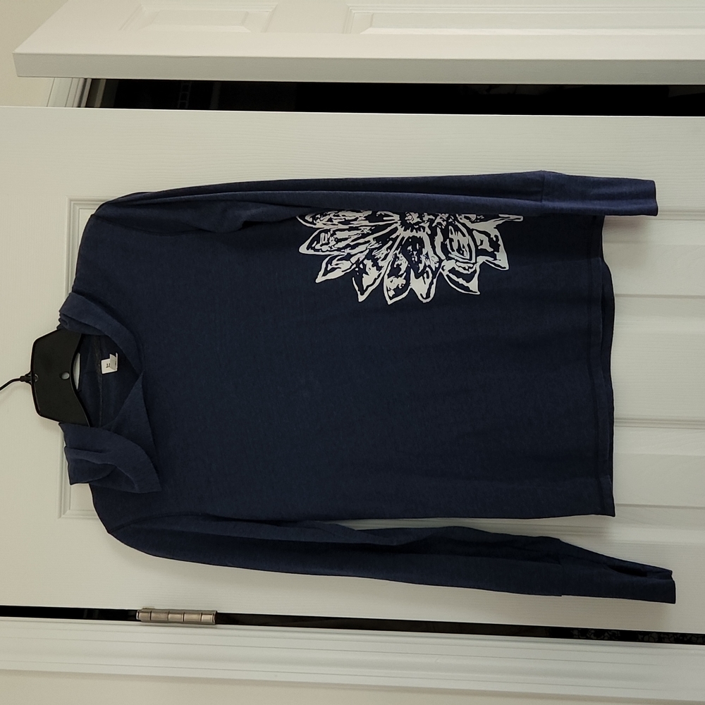 Hooded long sleeve tee